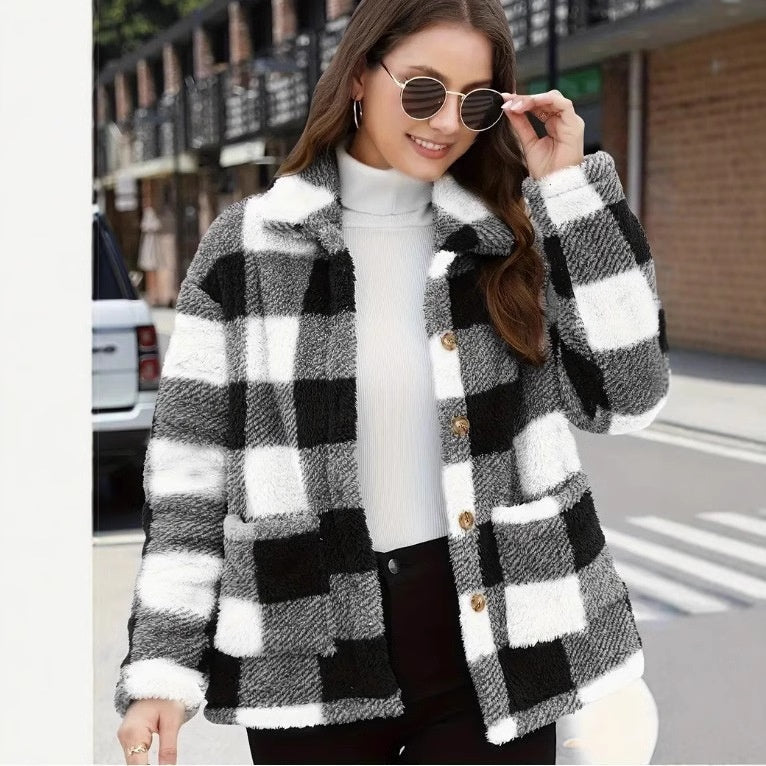 Chaqueta de Mujer de Franela a Cuadros Cozy Chic – Estilo Invernal Redefinido